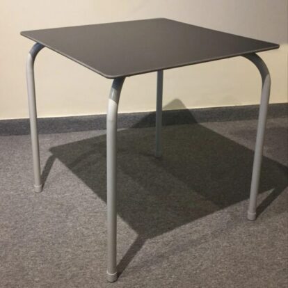 MESA RODAS 70 X 70 (5617)