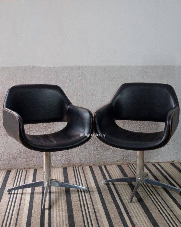 SOFA POLTRONA FIJA CON PATAS CROMADAS ECOCUERO