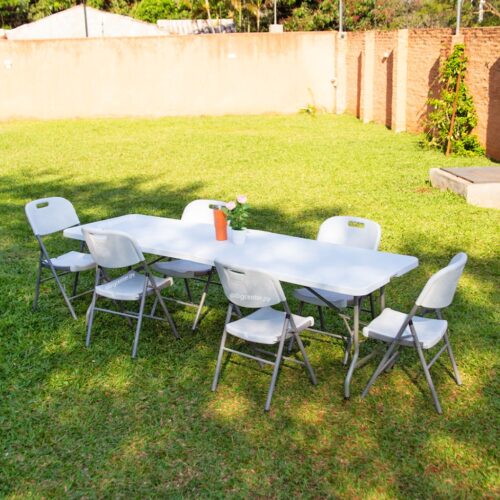 MESA PLEGABLE BLANCO 2,44 CM (2653) + 6 SILLAS PLEGABLES (2656)