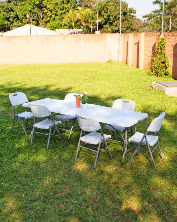MESA PLEGABLE BLANCO 2,44 CM (2653) + 6 SILLAS PLEGABLES (2656)