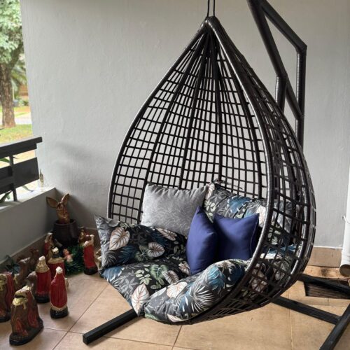 HAMACA COLGANTE DE RATAM CON ALMOHADAS