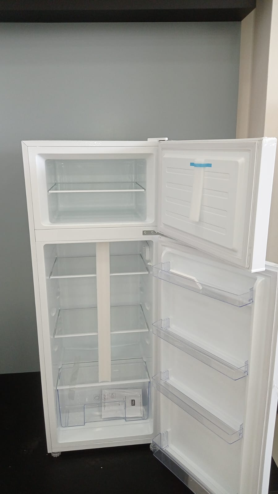 HELADERA TCL 300L/210L F210M FRIO HUMEDO 2P BLANCO - Imagen 2