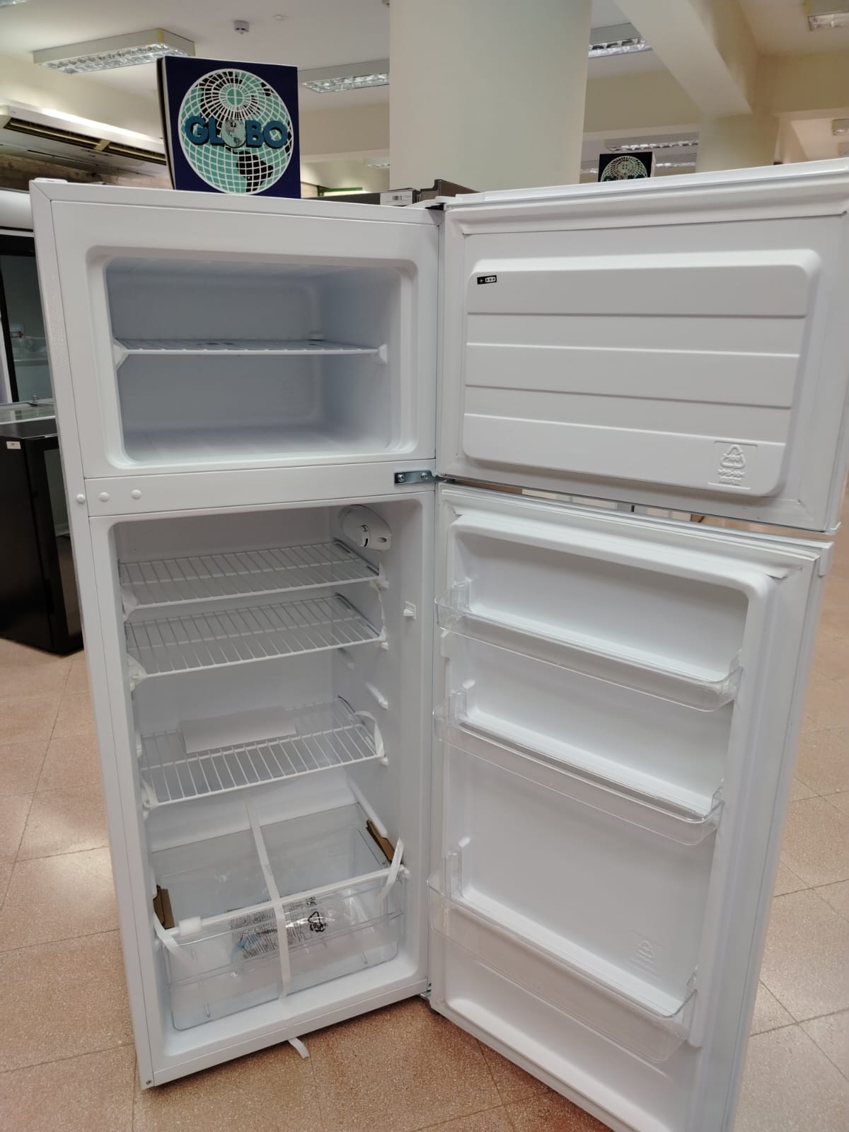 HELADERA JAM 300L 2P FRÍO/HUMEDO 200LR (12509) - Imagen 2