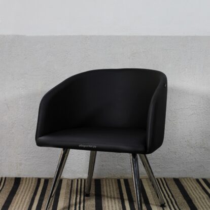 SOFA POLTRONA FIJA CON PATAS CROMADAS ECOCUERO