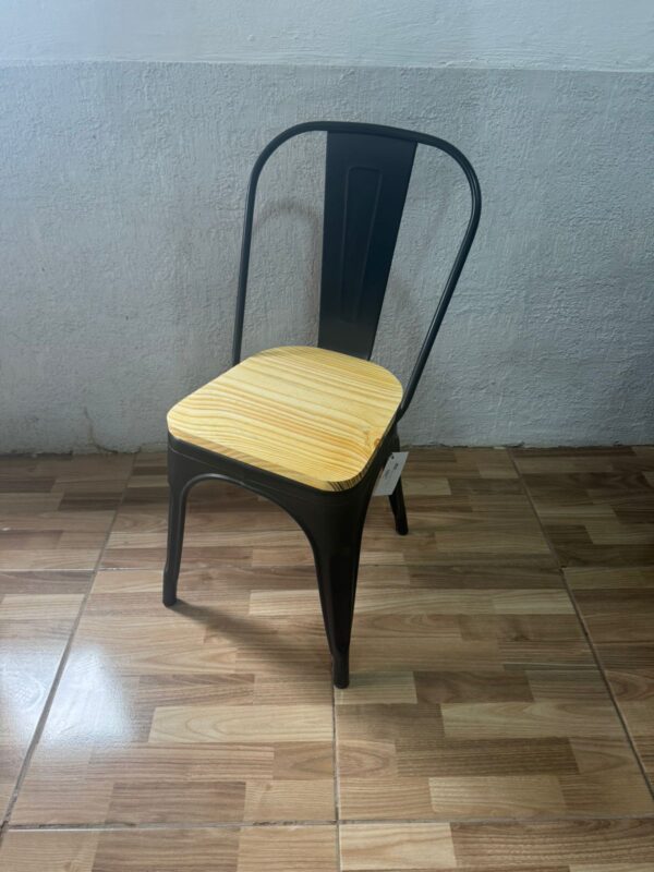 SILLA FIJA TOLIX ASIENTO DE MADERA NEGRO (claro)