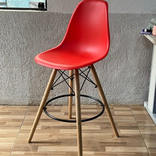 BUTACA ALTA EAMES ROJO